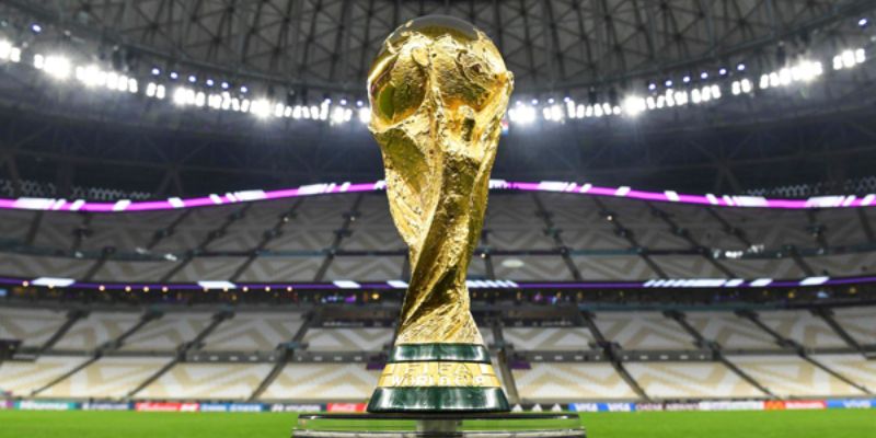 Cúp World Cup làm bằng gì? Chất liệu tạo nên chiếc cúp vàng